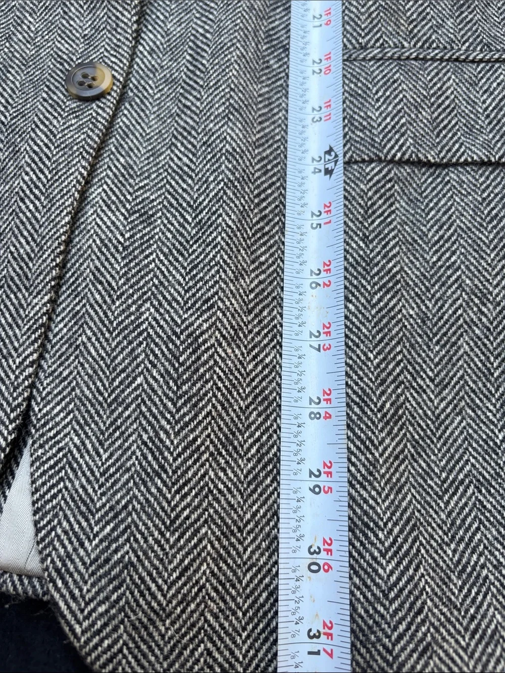 bill blass Gray Herringbone Sport Coat Blazer. Vintage Crew Neck 100% Pure Wool